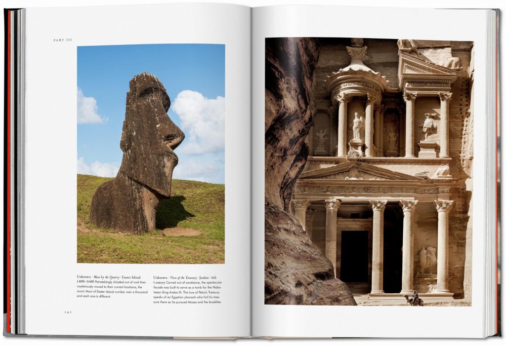 Maori by the Quarri auf der Osterinsel und The Treasury in Petra auf einer Musterseite aus Sacred Sites im Taschen Verlag.