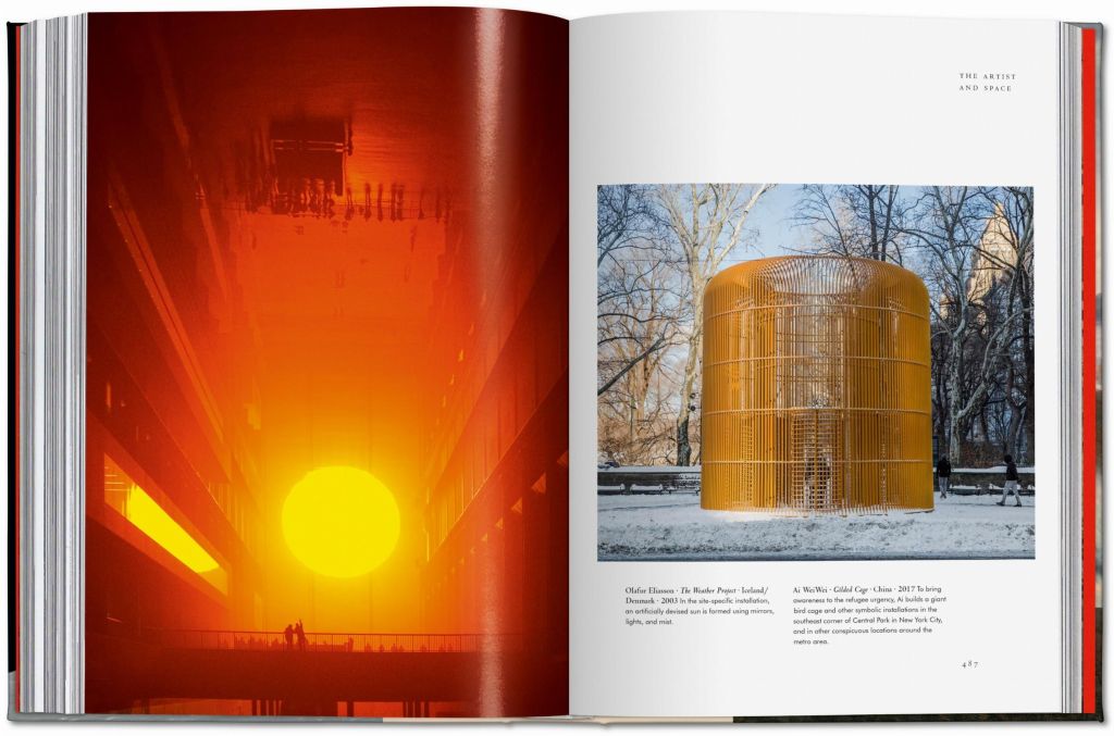 The Weather Project von Olafur Eliason und The Gilded Cage von Ai Wei Wei auf einer Musterseite aus Sacred Sites im Taschen Verlag.